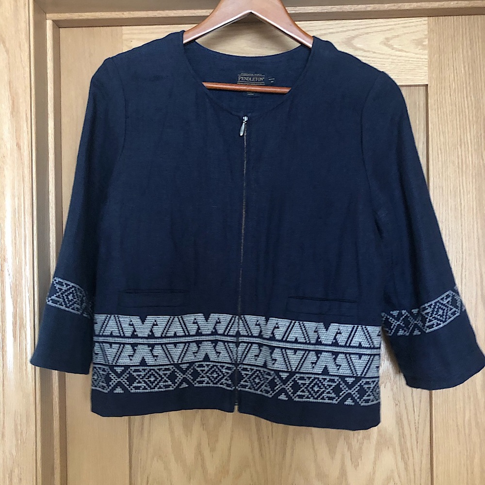 Pendleton Coat, size medium PETITE, navy blue color, great condition
